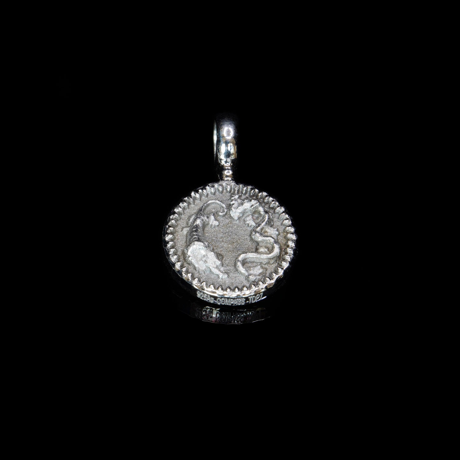 compass-jewelry-pendant-silver-tiger-and-dragon